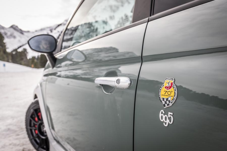 Детали экстерьера Abarth 695 70° Anniversario (312) 2019 года  (WW) (фото 53 из 70)